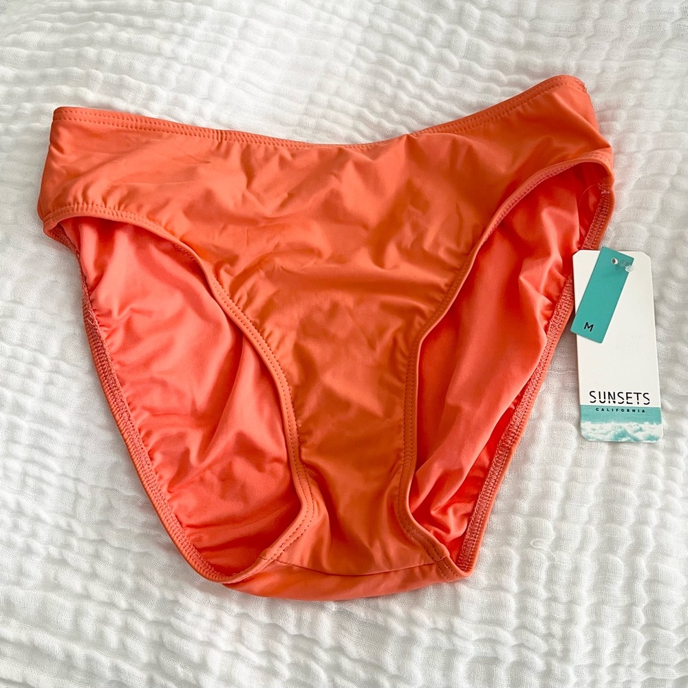 Sunsets Coral Basic Bottom
